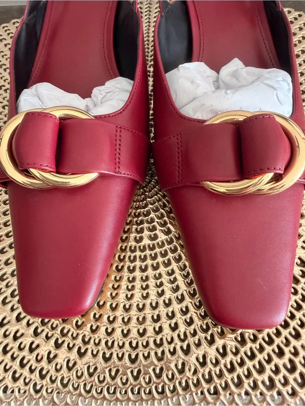 Michael Kors Burgundy Slingback Kitten Heel with Gold Buckle Size 8 NWOT - Picture 10 of 11